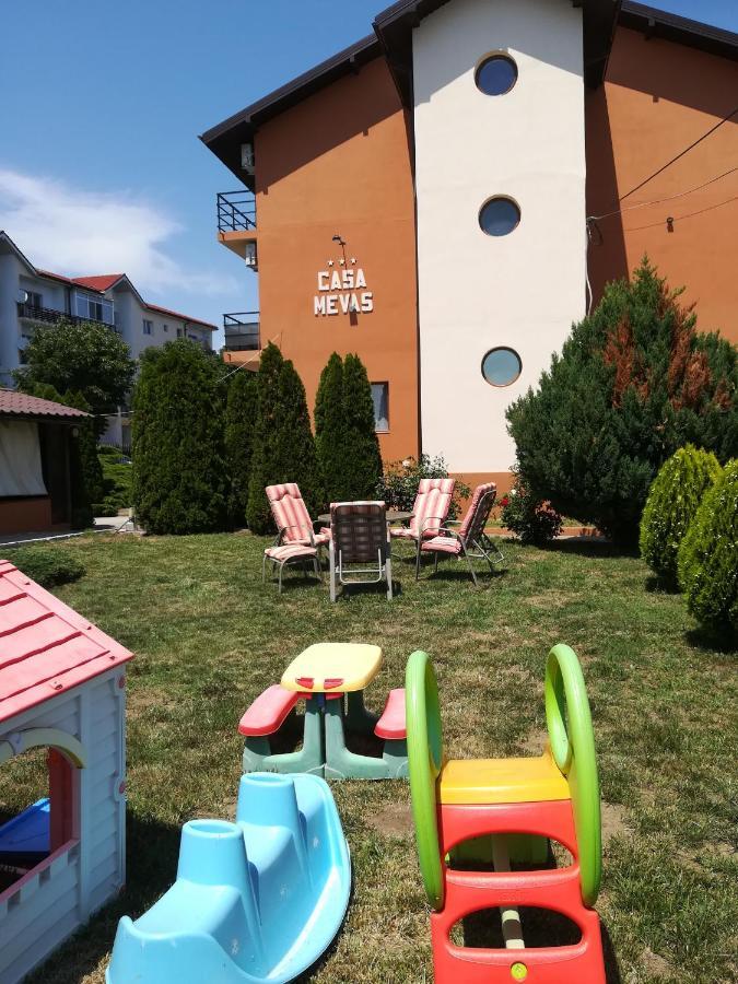 Готель Casa Mevas Костінешть Екстер'єр фото