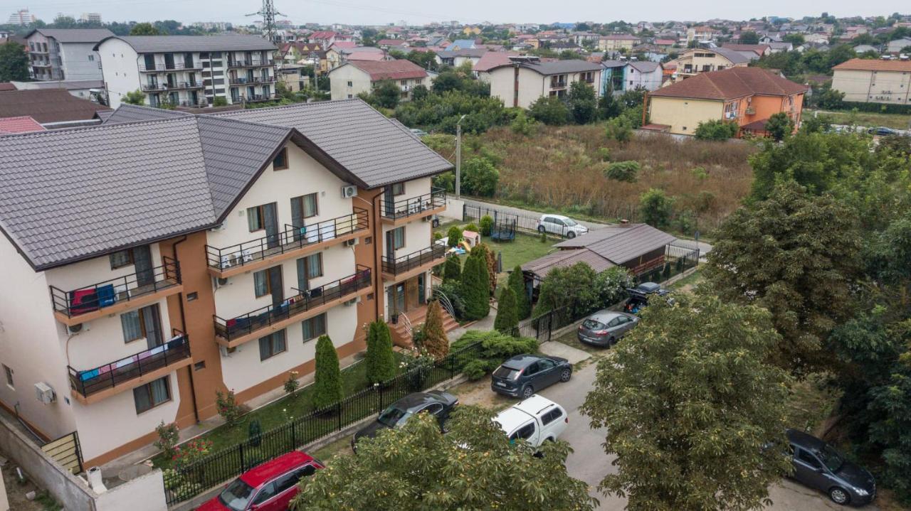Готель Casa Mevas Костінешть Екстер'єр фото